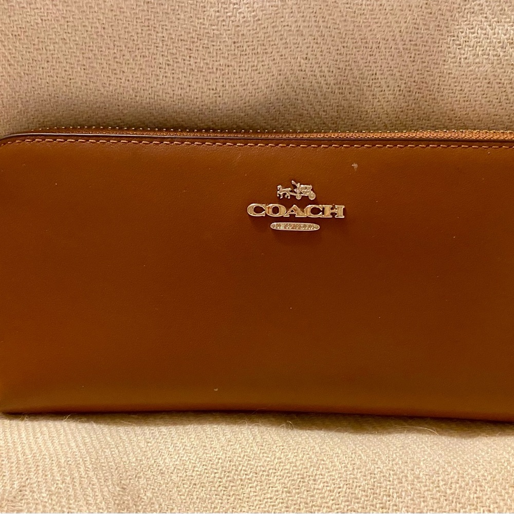 Coach Classic Zip Around Wallet! Refined Calf leather, Camel color with brass.